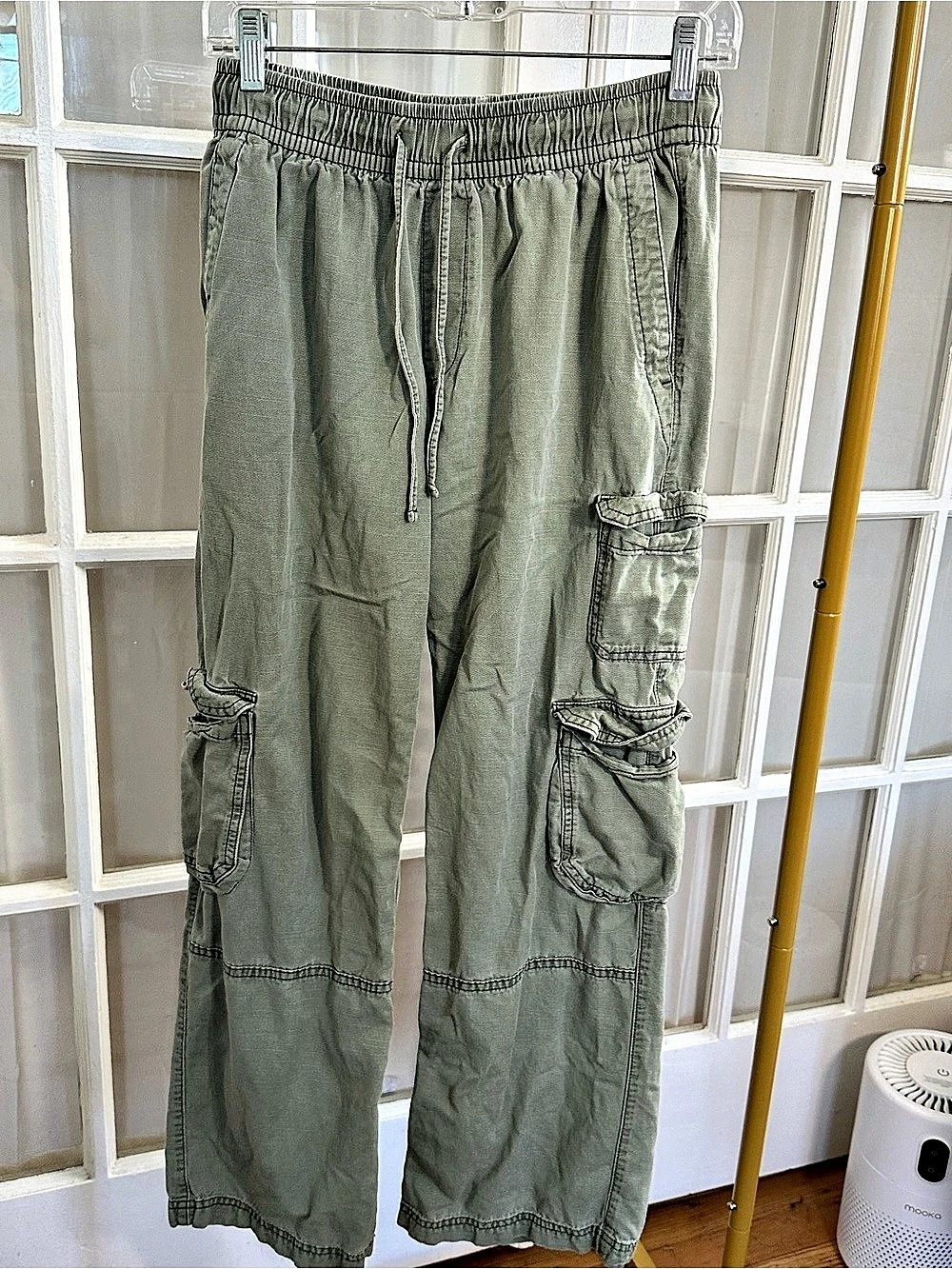 Old Navy Mid-Rise Wide-Leg Utility Cargo Pants Sage Green (small)
